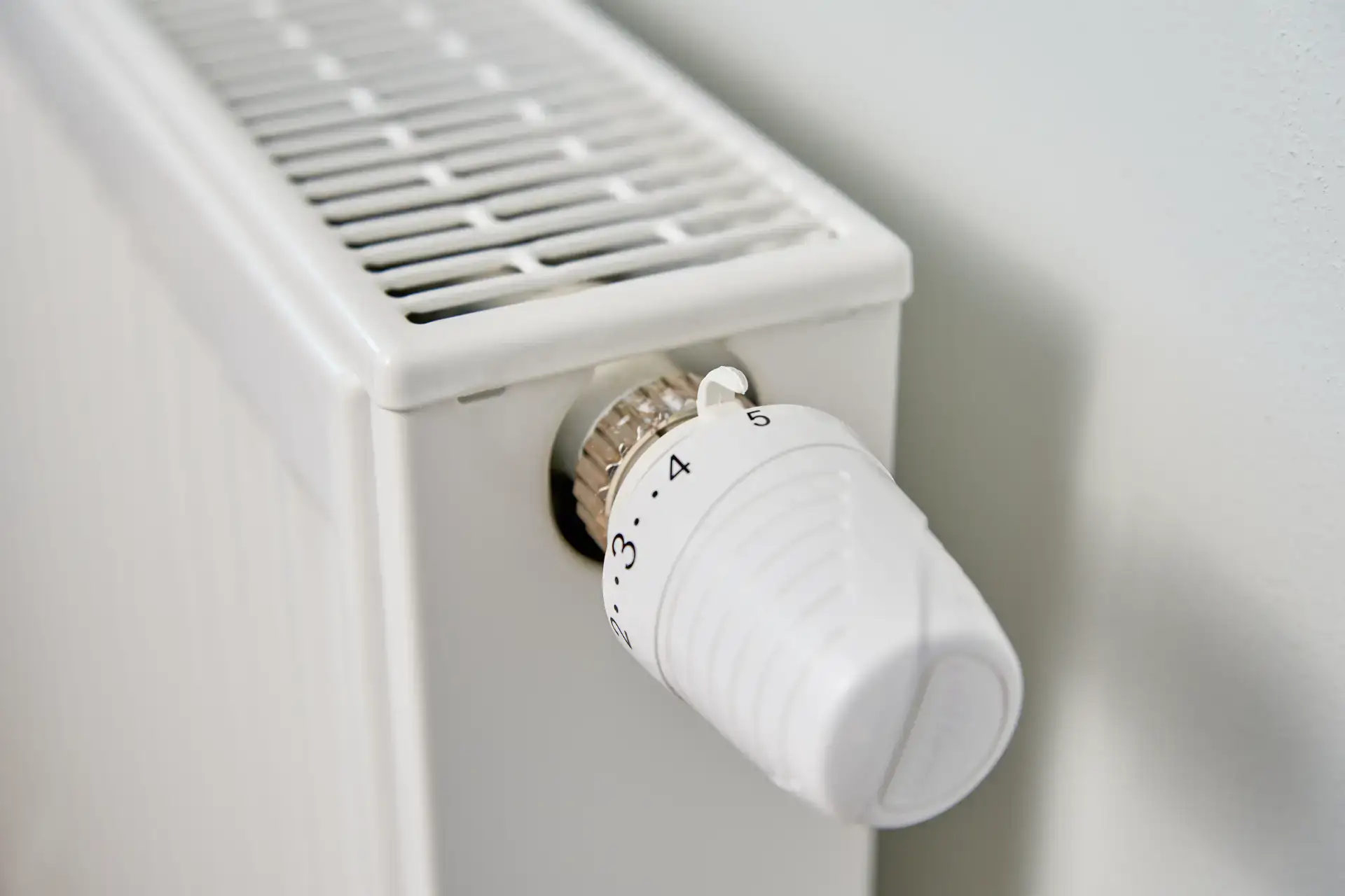 Varmesystem med termostat i Horsens til effektiv opvarmning.