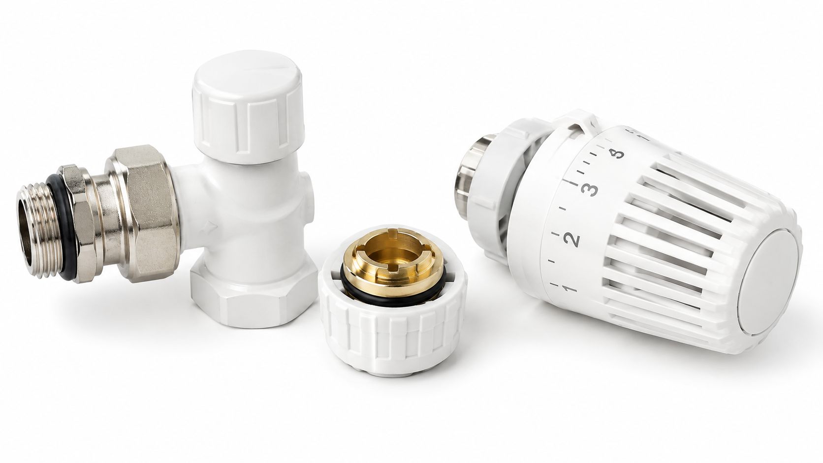Komponenter til en Danfoss termostat udskiftning, herunder ventilhus, monteringsadapter og selve den hvide termostatiske radiatorventil.
